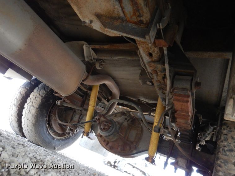 image for item KY9557 2004 Ford F550 Super Duty  bucket truck