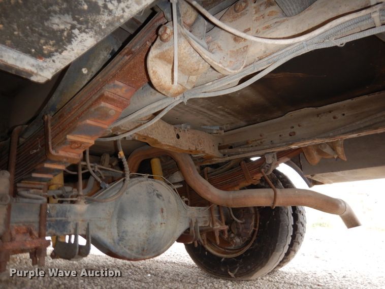 image for item KY9557 2004 Ford F550 Super Duty  bucket truck