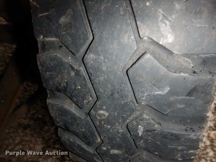 image for item KY9557 2004 Ford F550 Super Duty  bucket truck