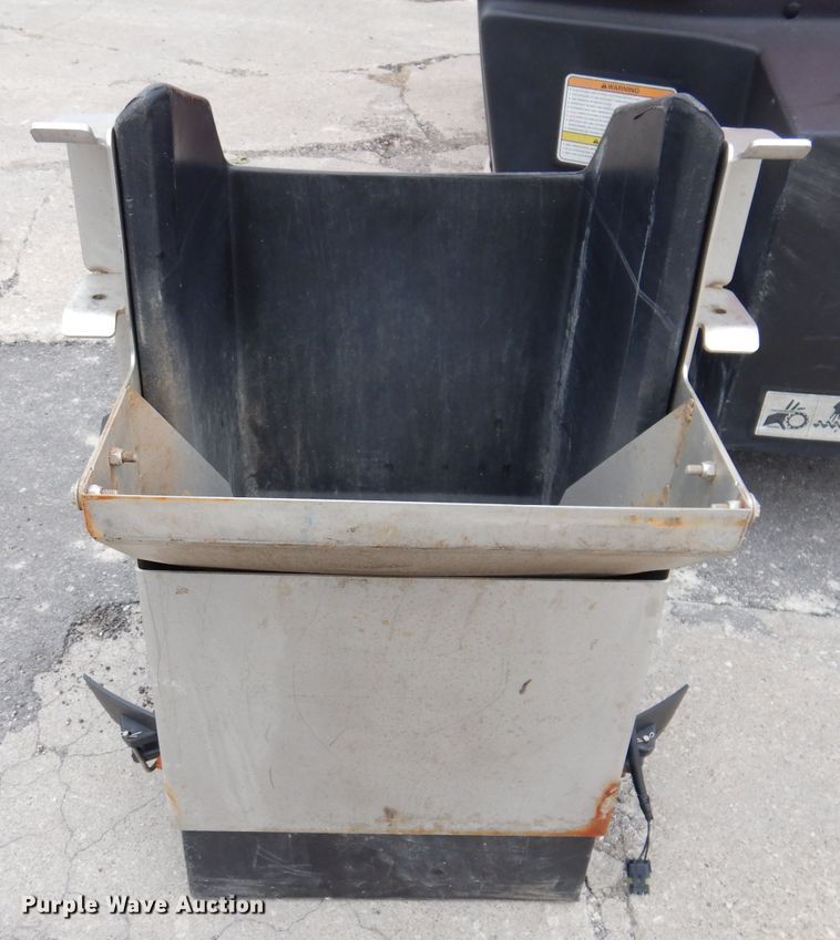 image for item KY9578 Boss VBX 9000 spreader