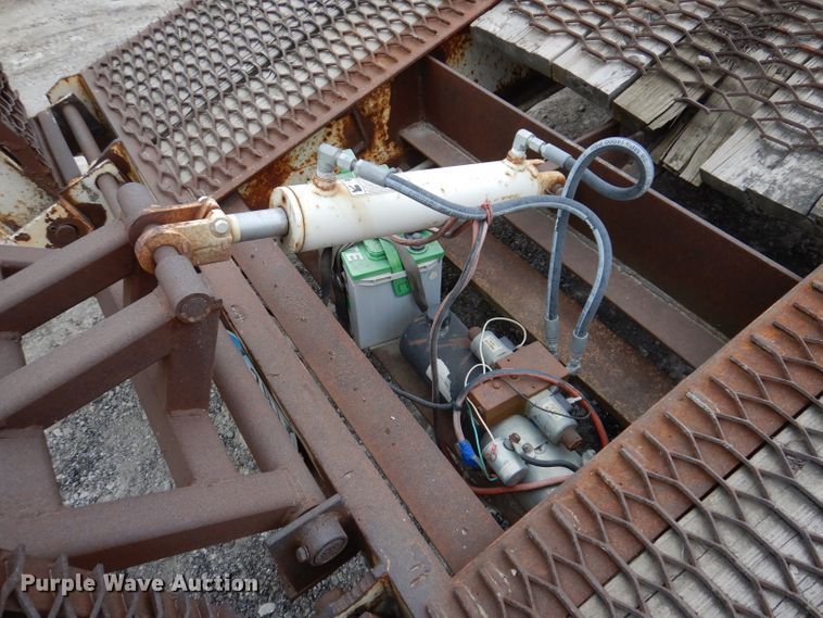 image for item KY9580 1998 Cronkhite 6400A  equipment trailer