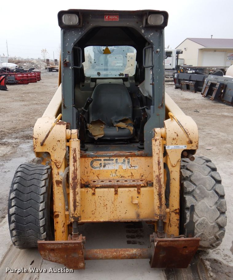 image for item KY9581 2004 Gehl 5640  skid steer loader