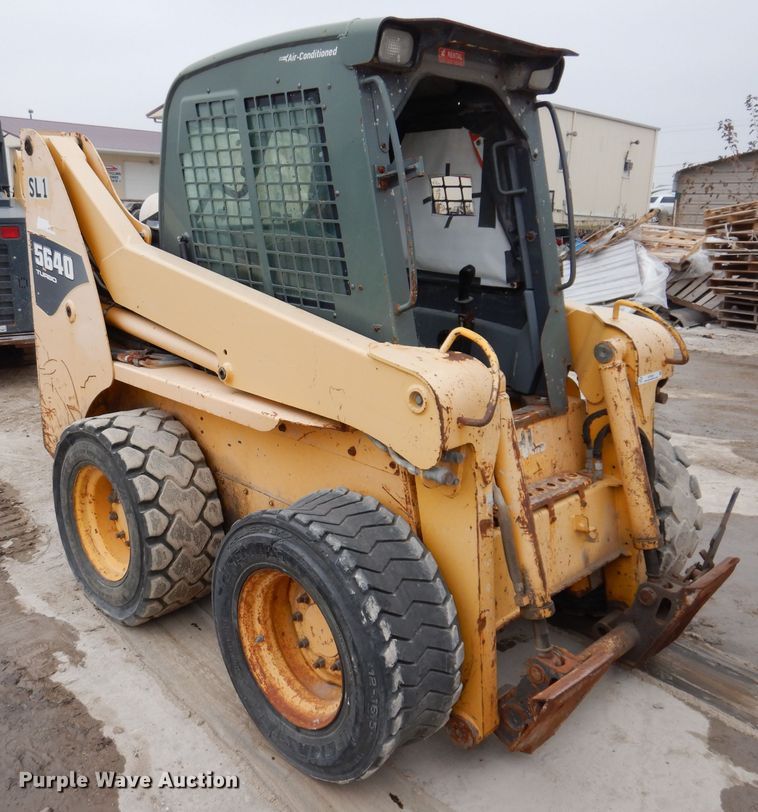 image for item KY9581 2004 Gehl 5640  skid steer loader
