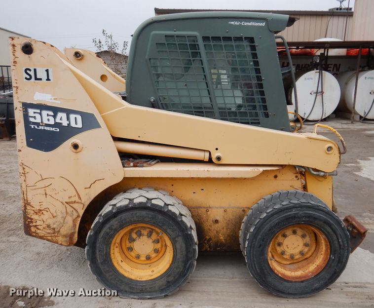 image for item KY9581 2004 Gehl 5640  skid steer loader