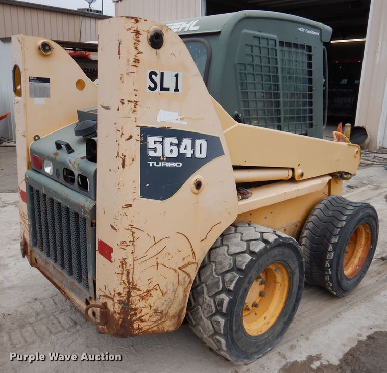 image for item KY9581 2004 Gehl 5640  skid steer loader