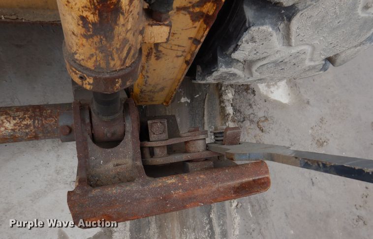 image for item KY9581 2004 Gehl 5640  skid steer loader