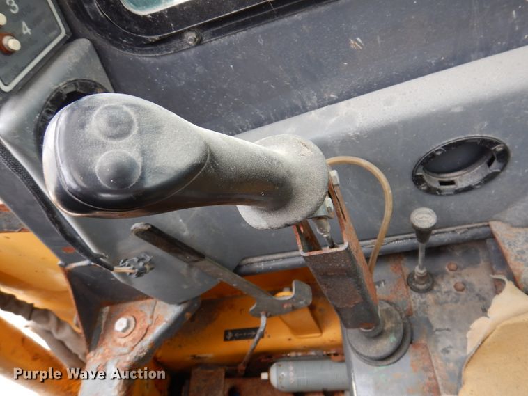 image for item KY9581 2004 Gehl 5640  skid steer loader