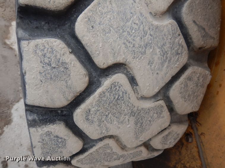 image for item KY9581 2004 Gehl 5640  skid steer loader