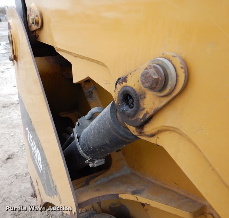 image for item KY9582 2012 Caterpillar 259B3  tracked skid steer loader