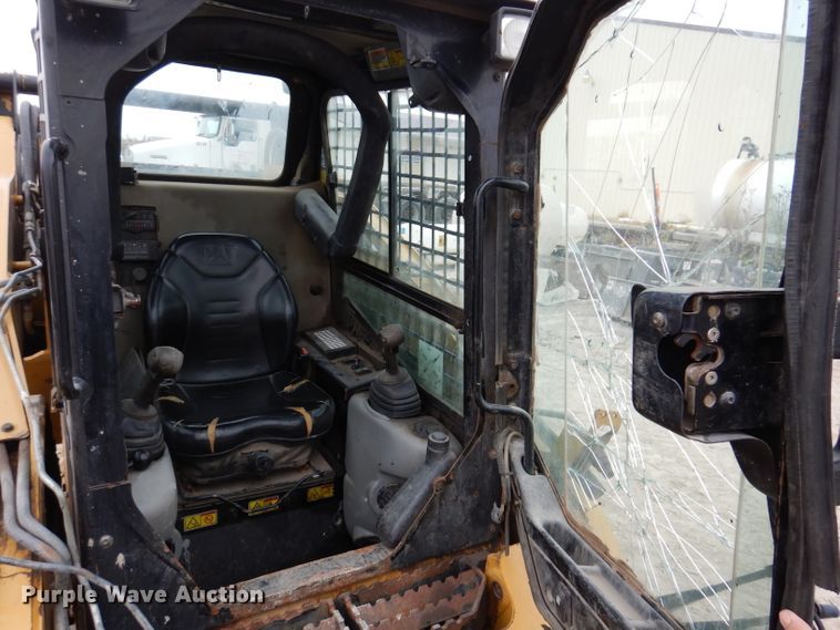 image for item KY9582 2012 Caterpillar 259B3  tracked skid steer loader