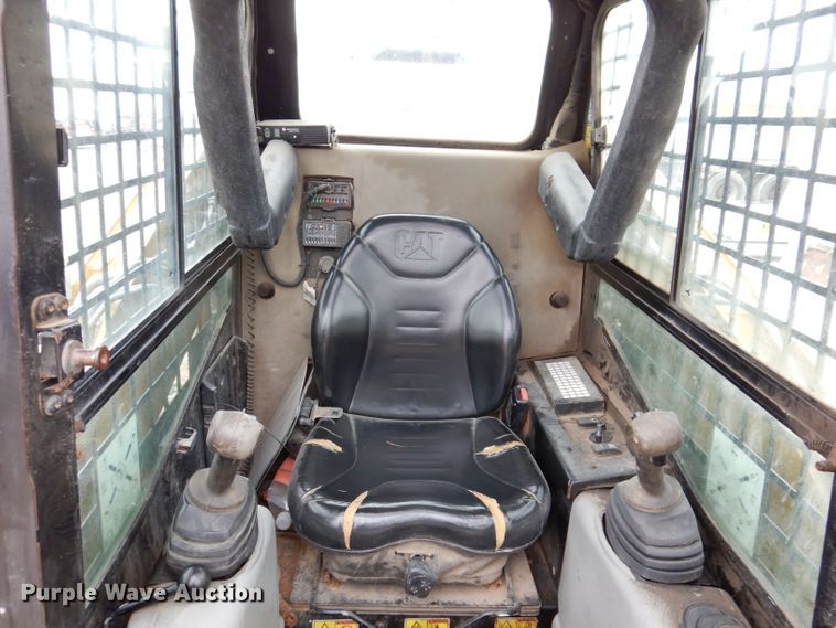 image for item KY9582 2012 Caterpillar 259B3  tracked skid steer loader