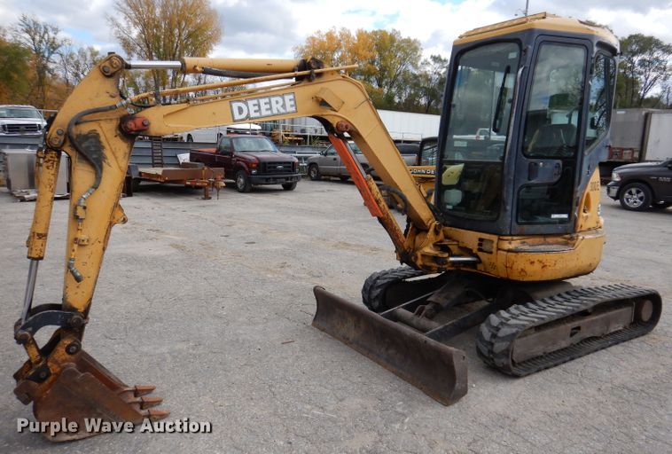 image for item KY9647 2000 John Deere 35ZTS  mini excavator