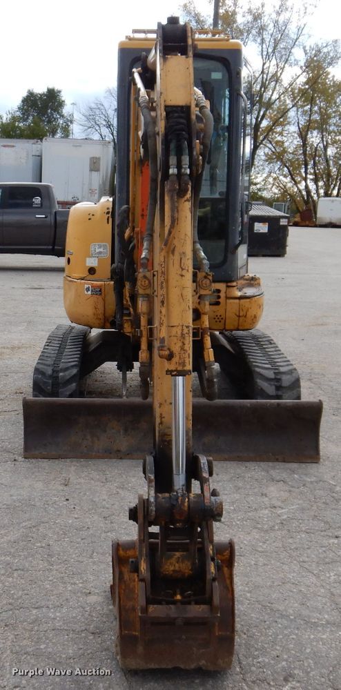 image for item KY9647 2000 John Deere 35ZTS  mini excavator