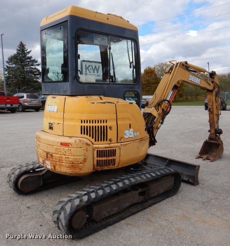 image for item KY9647 2000 John Deere 35ZTS  mini excavator