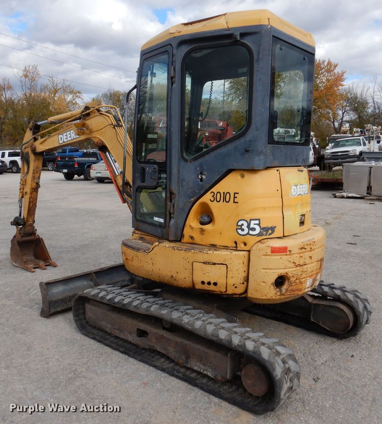 image for item KY9647 2000 John Deere 35ZTS  mini excavator