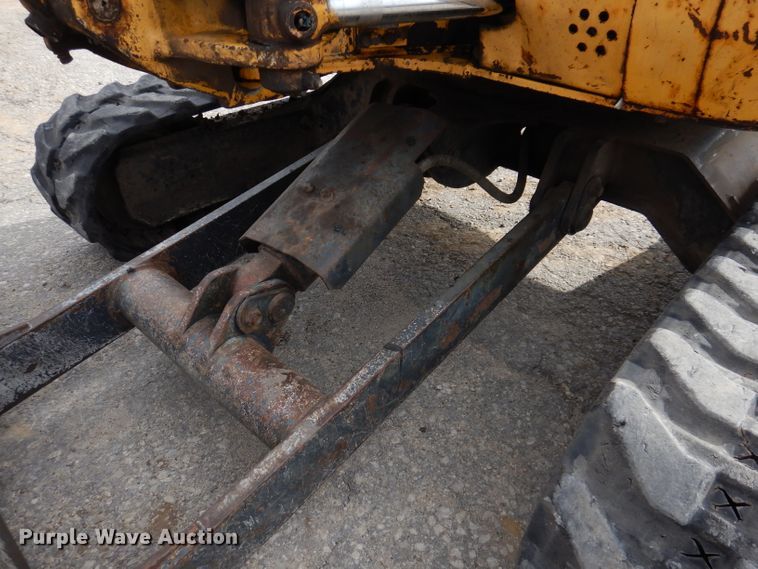 image for item KY9647 2000 John Deere 35ZTS  mini excavator