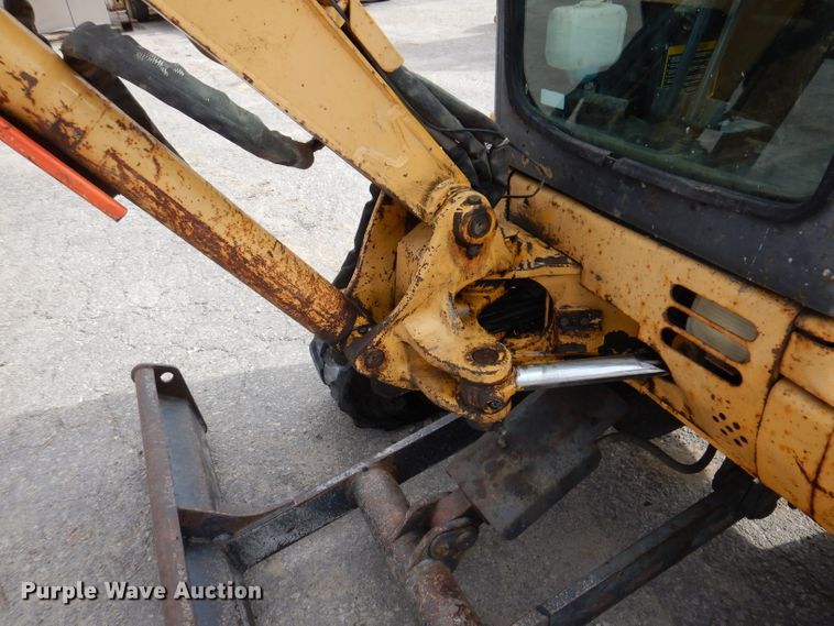 image for item KY9647 2000 John Deere 35ZTS  mini excavator
