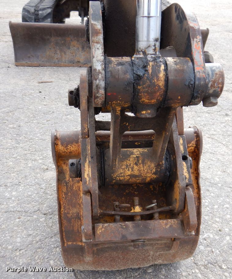 image for item KY9647 2000 John Deere 35ZTS  mini excavator