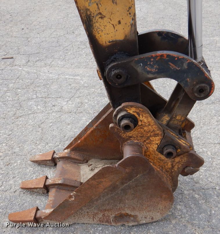 image for item KY9647 2000 John Deere 35ZTS  mini excavator