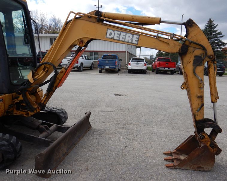 image for item KY9647 2000 John Deere 35ZTS  mini excavator