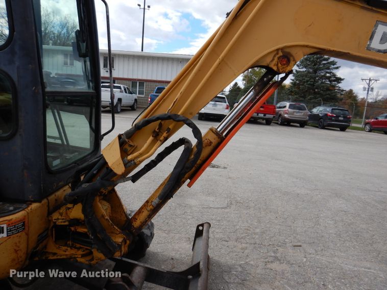 image for item KY9647 2000 John Deere 35ZTS  mini excavator