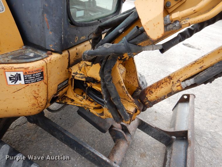 image for item KY9647 2000 John Deere 35ZTS  mini excavator