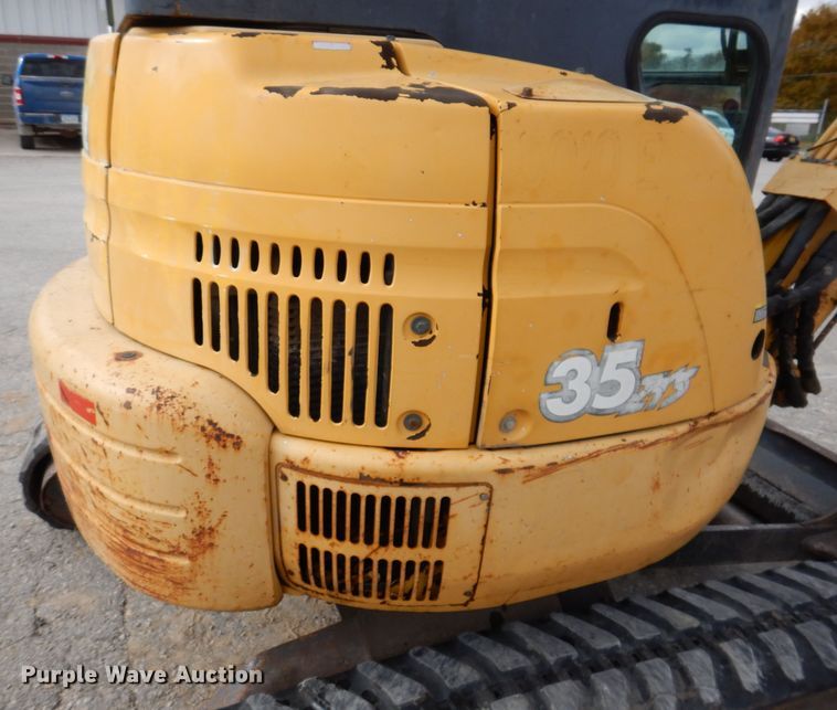 image for item KY9647 2000 John Deere 35ZTS  mini excavator