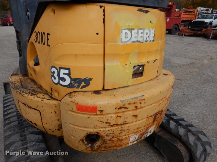 image for item KY9647 2000 John Deere 35ZTS  mini excavator