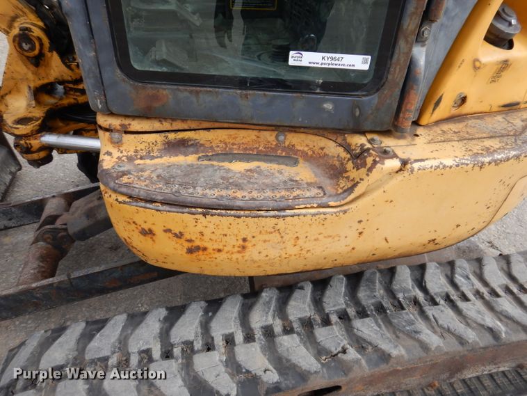 image for item KY9647 2000 John Deere 35ZTS  mini excavator