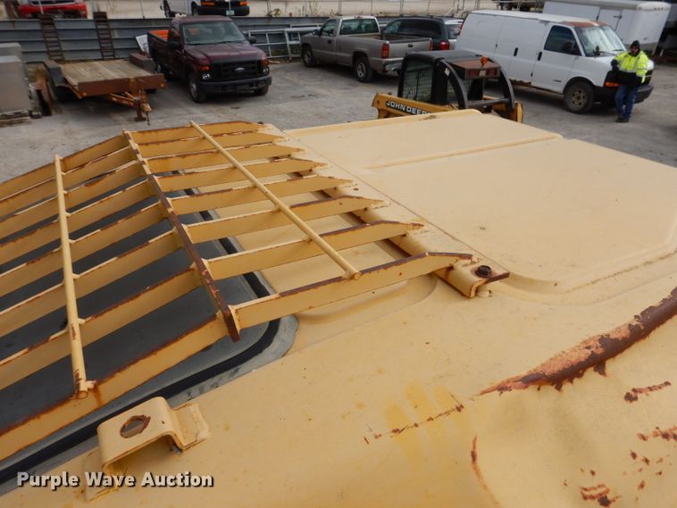 image for item KY9647 2000 John Deere 35ZTS  mini excavator