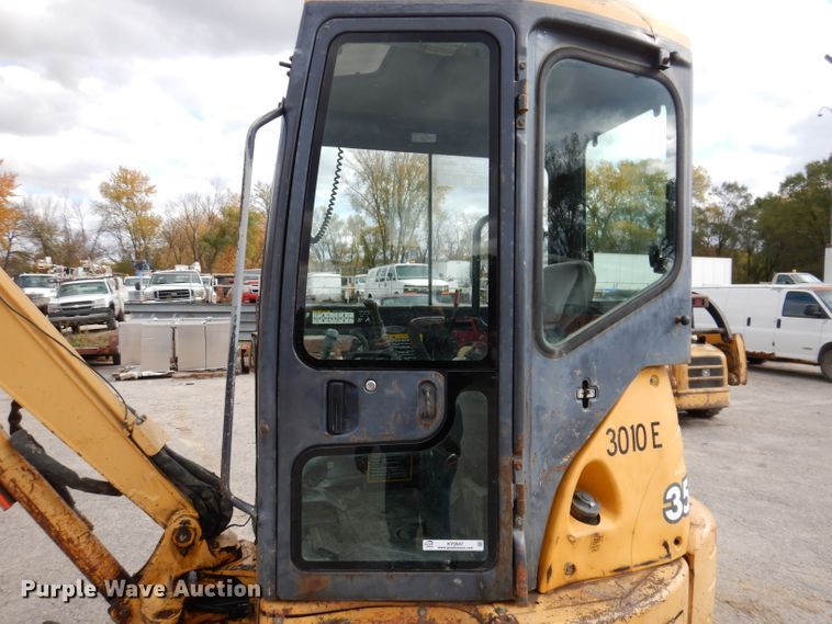 image for item KY9647 2000 John Deere 35ZTS  mini excavator