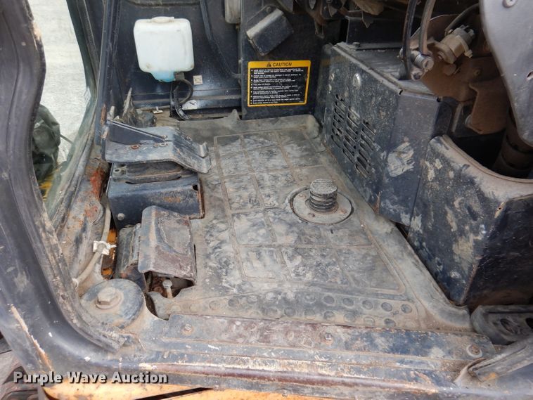 image for item KY9647 2000 John Deere 35ZTS  mini excavator