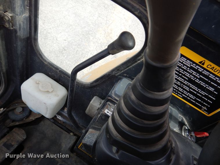 image for item KY9647 2000 John Deere 35ZTS  mini excavator