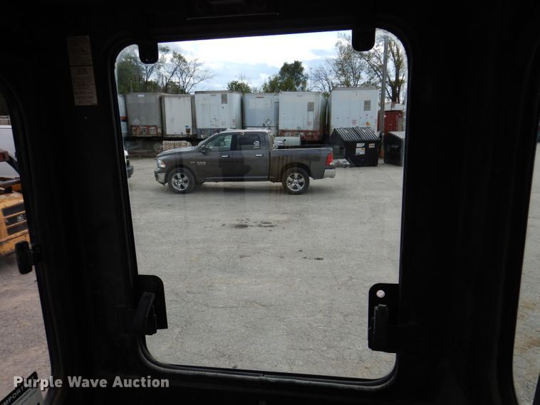 image for item KY9647 2000 John Deere 35ZTS  mini excavator