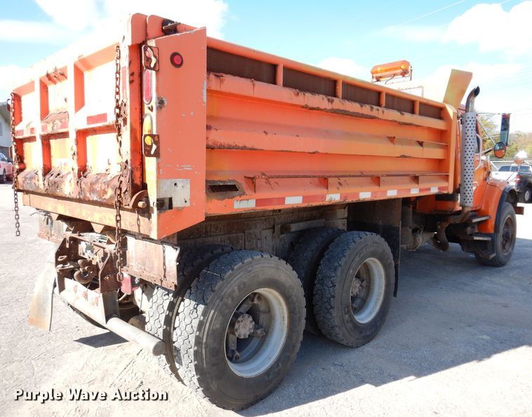 image for item KY9649 1998 International 4900  dump truck