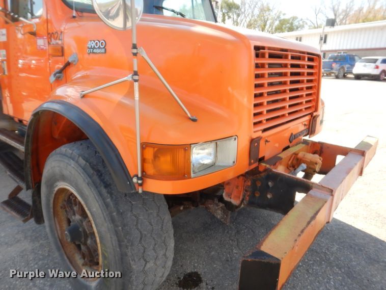 image for item KY9649 1998 International 4900  dump truck
