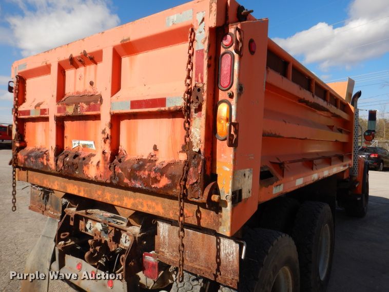 image for item KY9649 1998 International 4900  dump truck