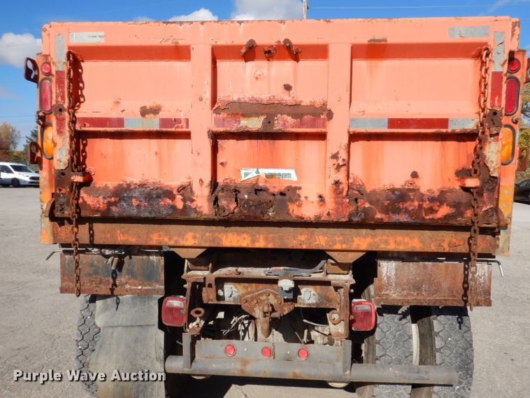 image for item KY9649 1998 International 4900  dump truck