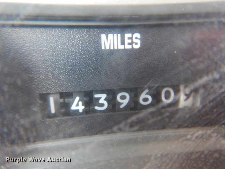 image for item KY9649 1998 International 4900  dump truck