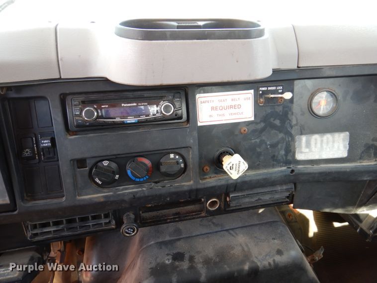 image for item KY9649 1998 International 4900  dump truck