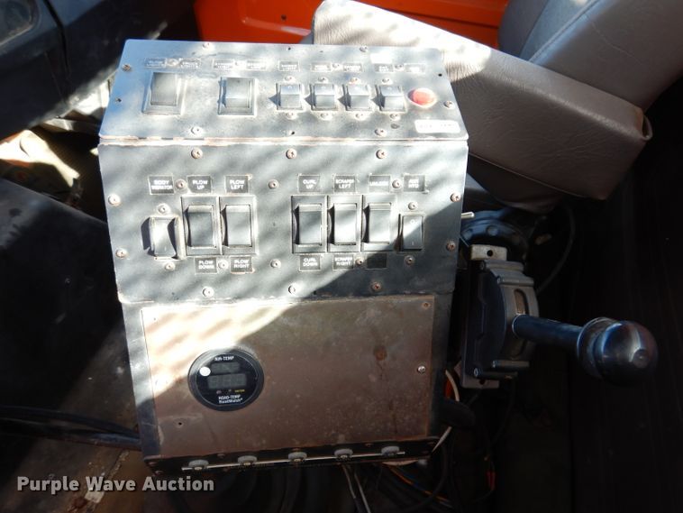 image for item KY9649 1998 International 4900  dump truck