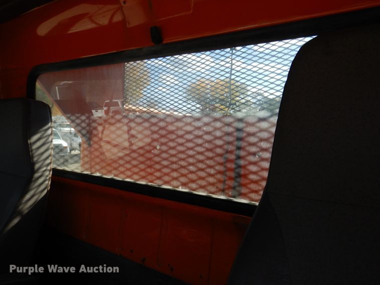 image for item KY9649 1998 International 4900  dump truck