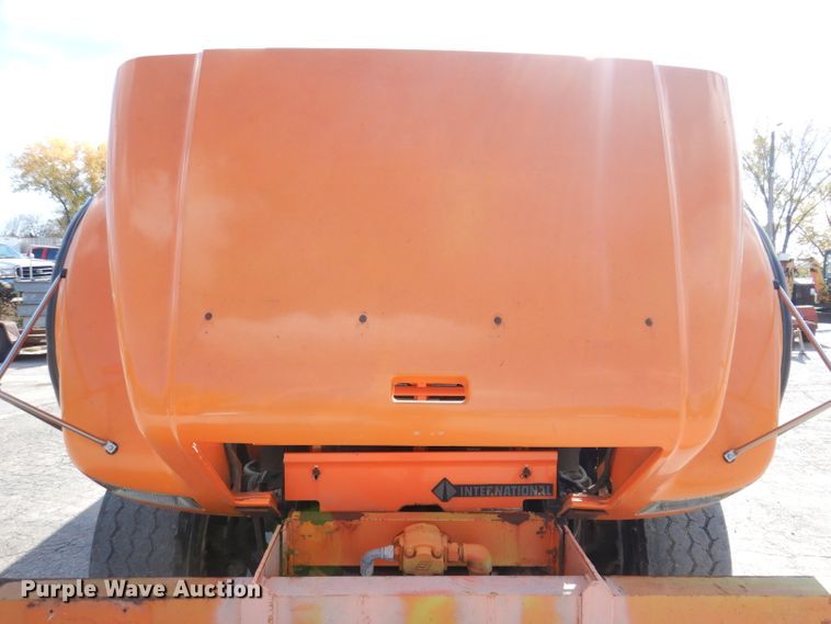 image for item KY9649 1998 International 4900  dump truck