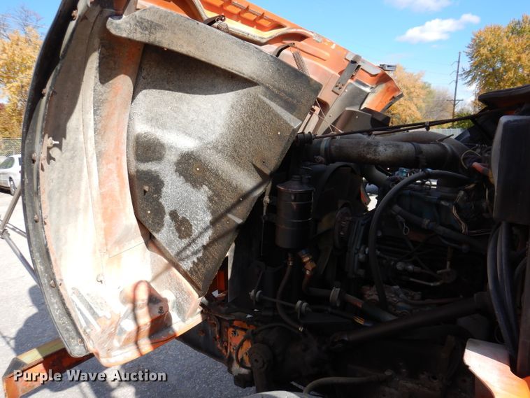 image for item KY9649 1998 International 4900  dump truck