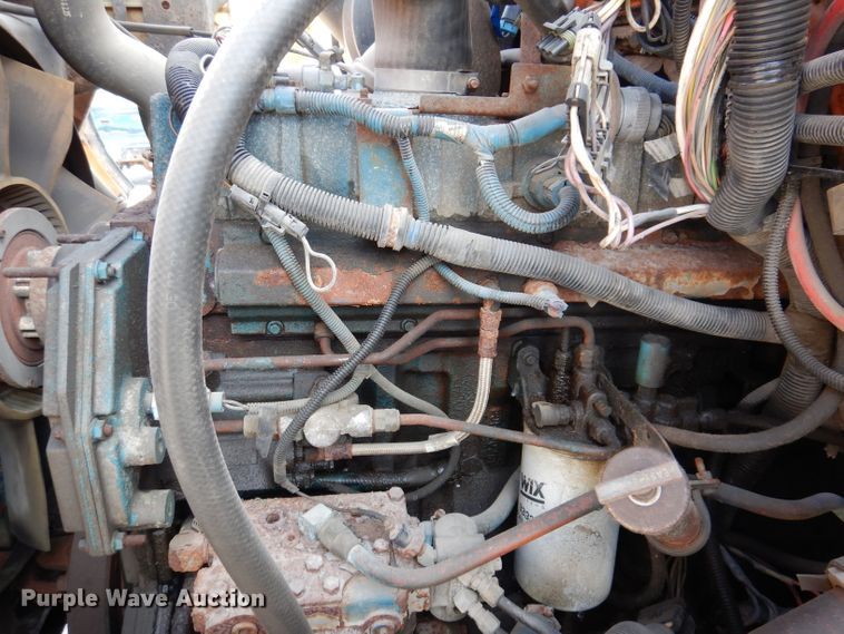 image for item KY9649 1998 International 4900  dump truck