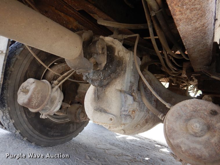 image for item KY9649 1998 International 4900  dump truck