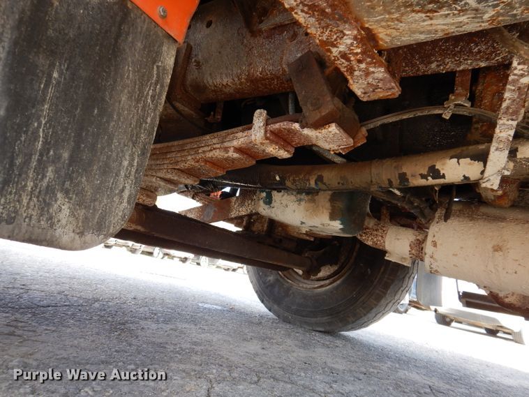 image for item KY9649 1998 International 4900  dump truck