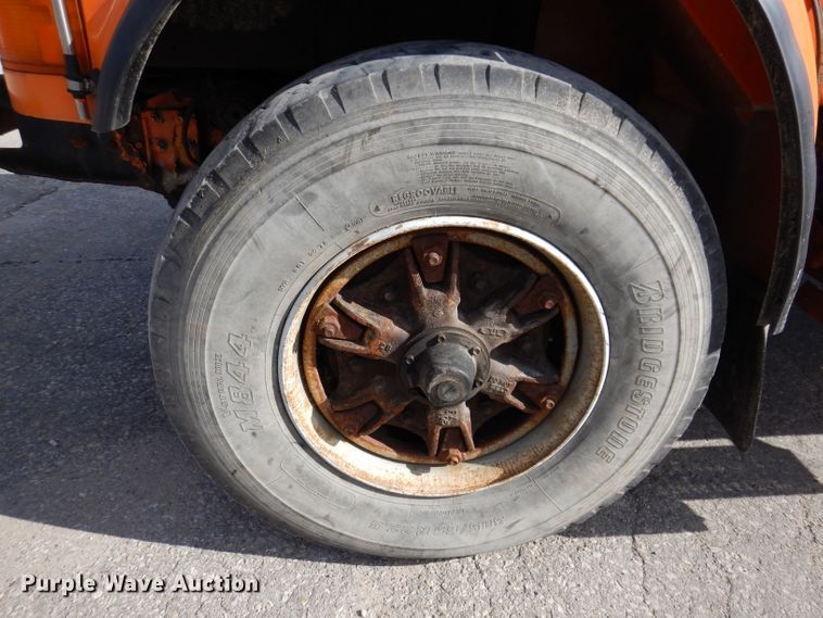 image for item KY9649 1998 International 4900  dump truck