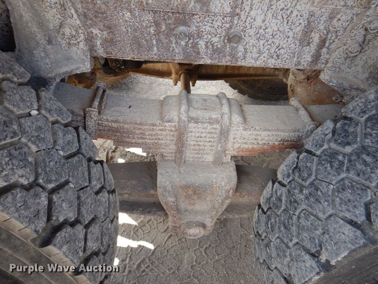 image for item KY9649 1998 International 4900  dump truck