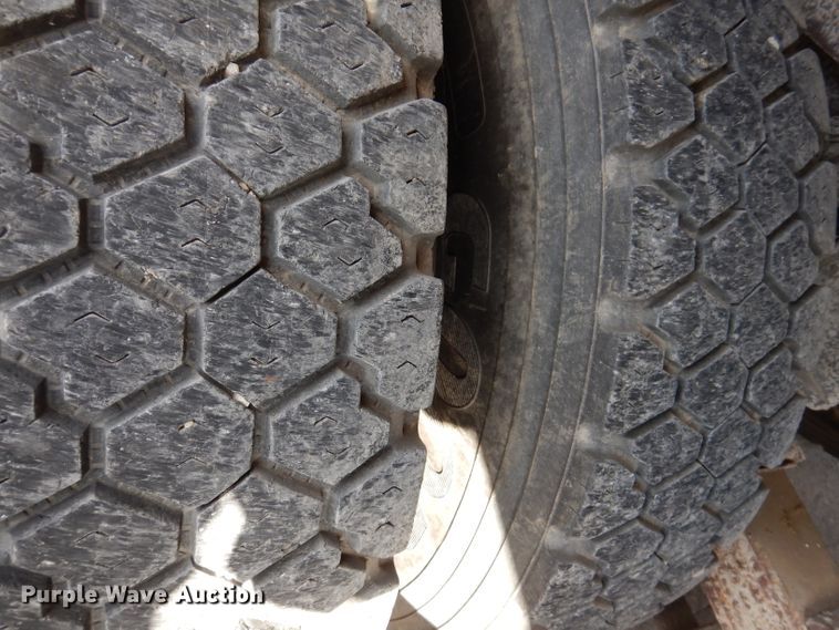 image for item KY9649 1998 International 4900  dump truck